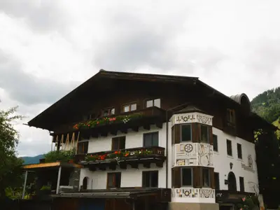 Außenseite Ferienhaus [Sommer]