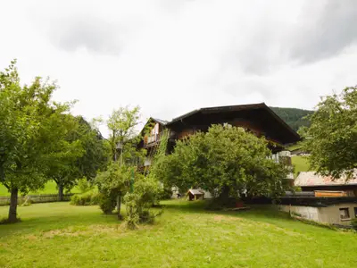 Außenseite Ferienhaus [Sommer]