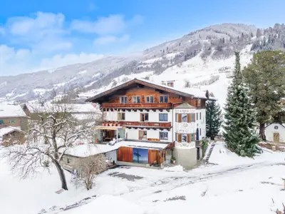 Außenseite Ferienhaus [Winter]