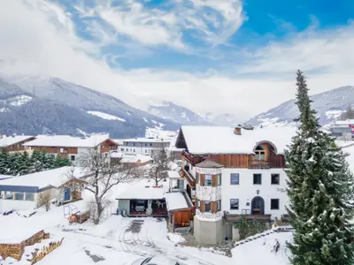 Außenseite Ferienhaus [Winter]
