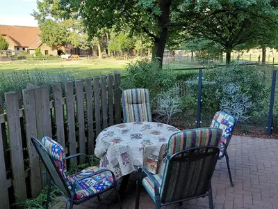 Terrasse mit Blick zur Pferdepension