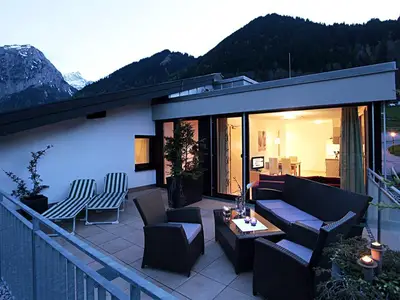 Terrassenwohnung Sommerabend Terrassenwohnung Sommerabend