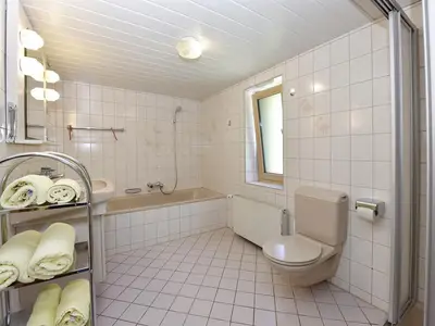 Badezimmer Ap 2 y