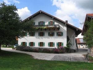 18134554-Ferienwohnung-4-Brannenburg-300x225-0