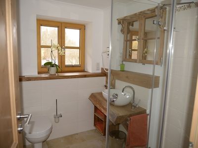 Mühlradstube Bad mit WC und Waschtisch