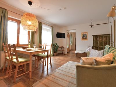 Ferienwohnung Kaiserblick - Wohn-Esszimmer mit Terrassenzugang