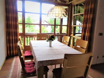 Eßtische in der Ferienwohnung Fellner