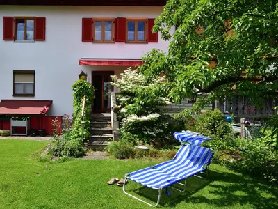 Ferienwohnung Kaiserblick - Garten mit Liege