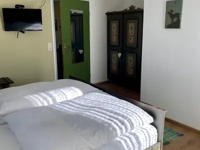 Ferienwohnung Wendelstein Schlafzimmer mit Doppelbett