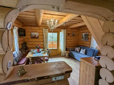 Schloßalm Wohn- und Eßraum