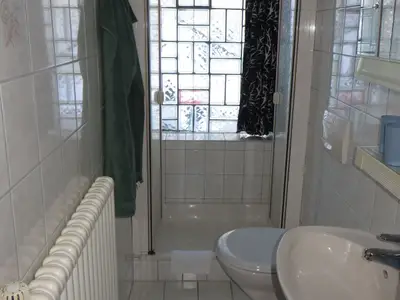 INSIDE, BATHROOM