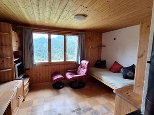 24038149-Ferienwohnung-4-Braunwald-300x225-4