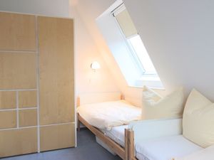 23441832-Ferienwohnung-6-Breege-300x225-2