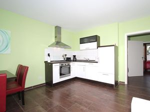 23072897-Ferienwohnung-4-Breege-300x225-4