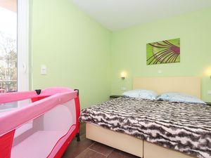 23072897-Ferienwohnung-4-Breege-300x225-5