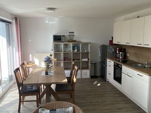 23069879-Ferienwohnung-5-Breege-300x225-4