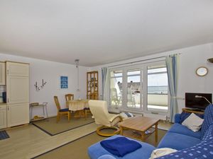 23070083-Ferienwohnung-4-Breege-300x225-4