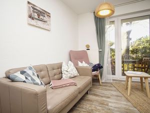 23510457-Ferienwohnung-4-Breege-300x225-2