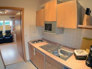 23975845-Ferienwohnung-2-Breege-300x225-3