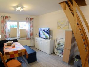 23975841-Ferienwohnung-5-Breege-300x225-3