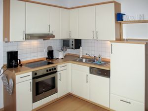 23847368-Ferienwohnung-4-Breege-300x225-3