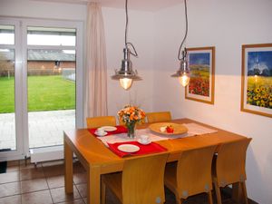 23847361-Ferienwohnung-4-Breege-300x225-1