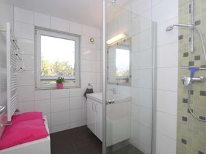 23957059-Ferienwohnung-4-Breege-300x225-5