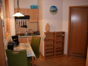 21690347-Ferienwohnung-2-Breege-300x225-2