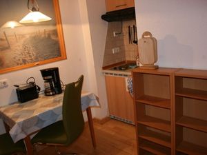 21690347-Ferienwohnung-2-Breege-300x225-3