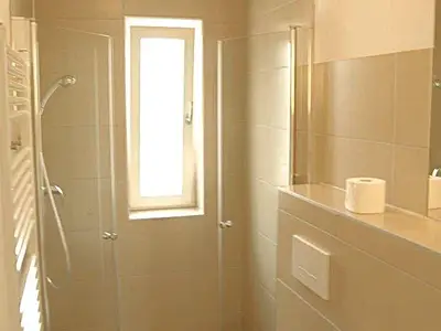 Das zweite Badezimmer befindet sich im OG
