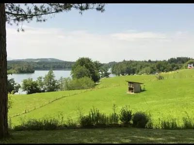 Wohnraum - Balkonaussicht zum See