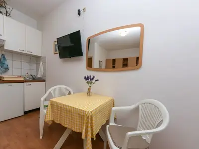 Ferienwohnung für 2 Personen in Brela 9/10