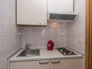 19126837-Ferienwohnung-3-Brela-300x225-1