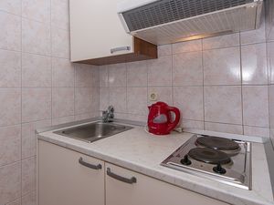 19126837-Ferienwohnung-3-Brela-300x225-2