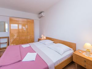 19126837-Ferienwohnung-3-Brela-300x225-4