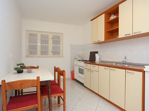 21720439-Ferienwohnung-8-Brela-300x225-1