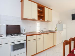 21720439-Ferienwohnung-8-Brela-300x225-3