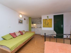 21997337-Ferienwohnung-3-Brela-300x225-4