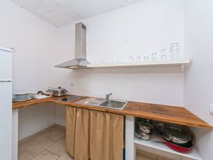 21996953-Ferienwohnung-3-Brela-300x225-5