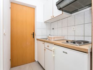 22632981-Ferienwohnung-3-Brela-300x225-2