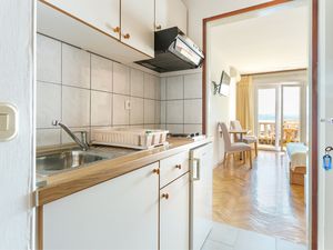 22632981-Ferienwohnung-3-Brela-300x225-3