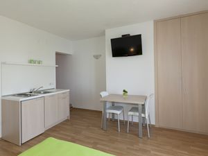 23115893-Ferienwohnung-3-Brela-300x225-2