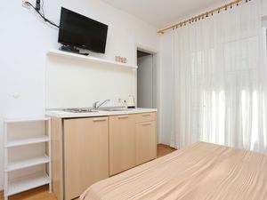 23115885-Ferienwohnung-2-Brela-300x225-1