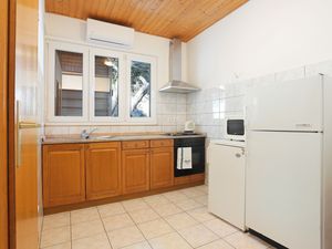 23115897-Ferienwohnung-8-Brela-300x225-2