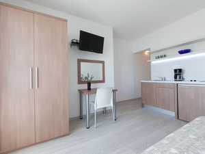 23358143-Ferienwohnung-3-Brela-300x225-1