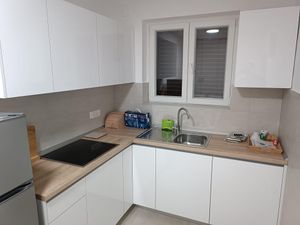 23522470-Ferienwohnung-6-Brela-300x225-3