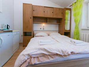 23522475-Ferienwohnung-2-Brela-300x225-5