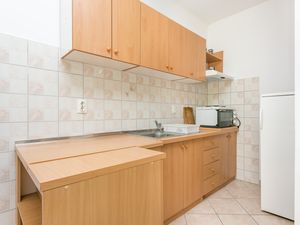 23658822-Ferienwohnung-4-Brela-300x225-3