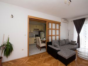 23932546-Ferienwohnung-6-Brela-300x225-3