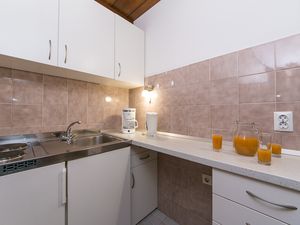 23926952-Ferienwohnung-4-Brela-300x225-4